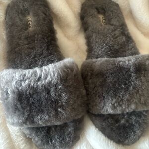 UGG Women's Charcoal Fluffy Slippers